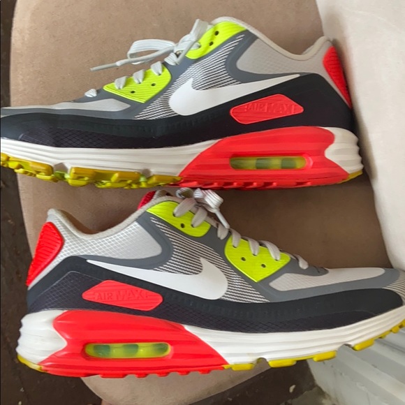 Nike Air Max - Picture 2 of 5
